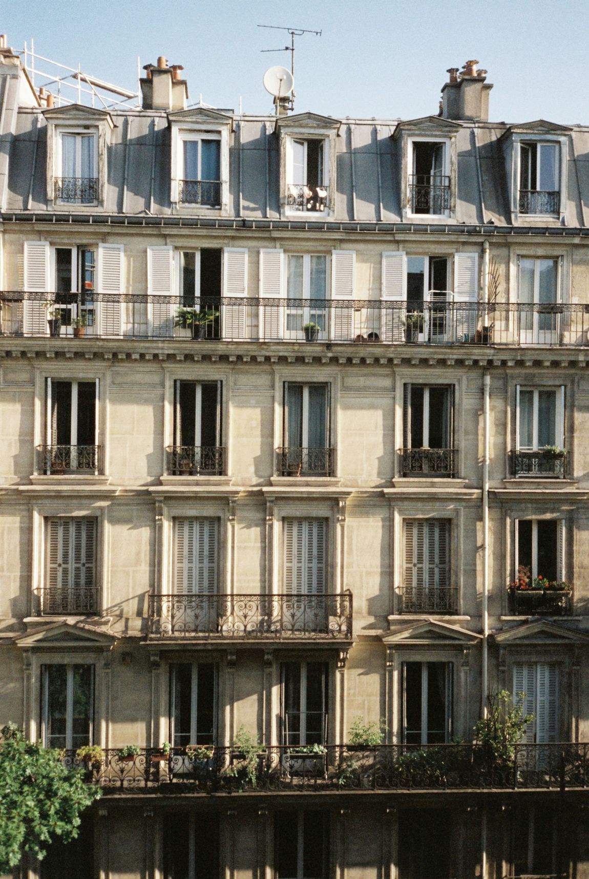 Exterior, Paris 7e